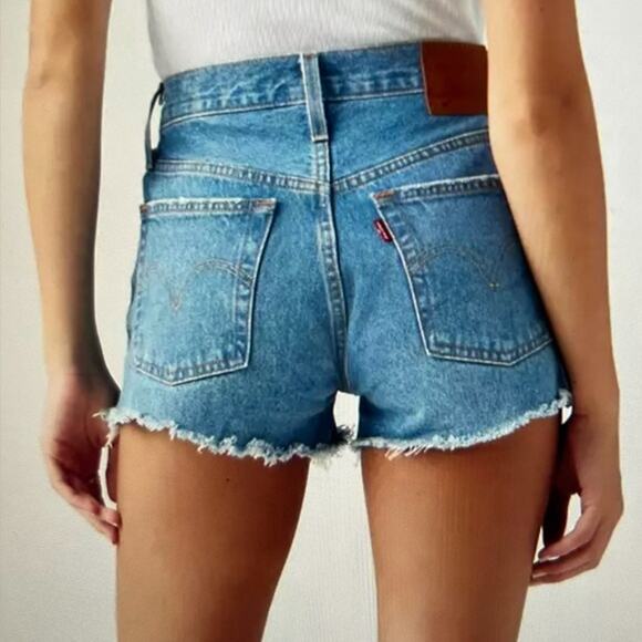 Levi's Blue Jean Short Shorts 501 Distressed 2/26‎ - Picture 2 of 11